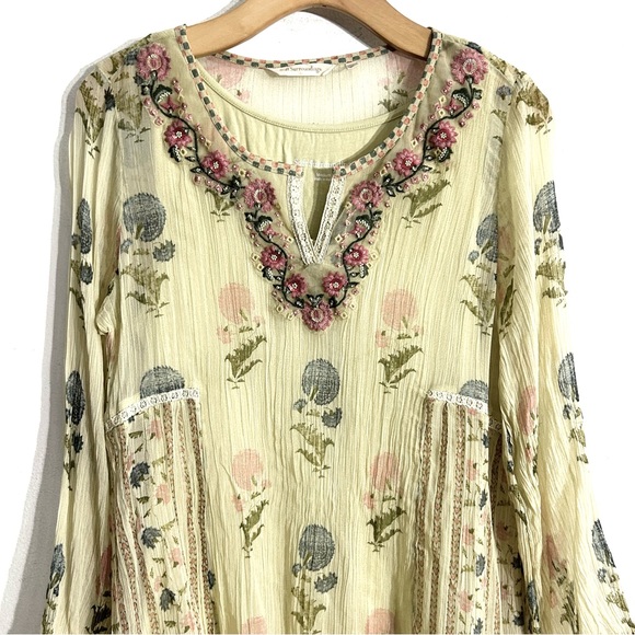 Soft Surroundings boho cottage peasant Serenata Tunic floral beaded EUC size M - Picture 4 of 13